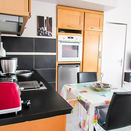Cosy Proche Centre, Balcon, Parking * Кабур